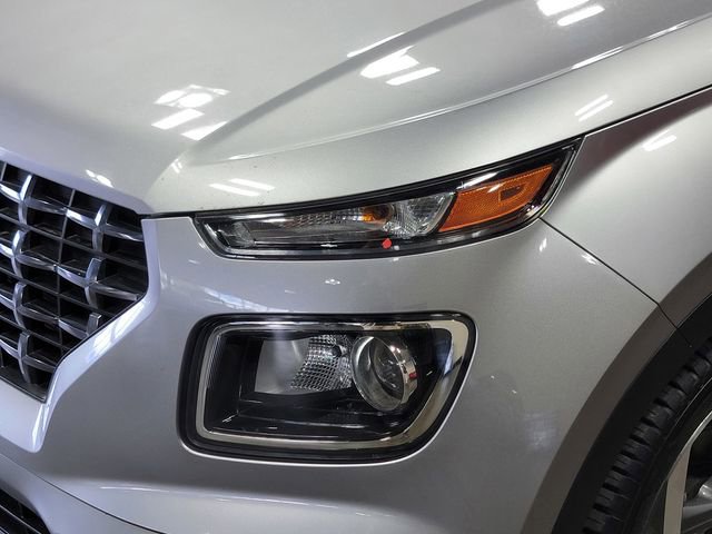 Used 2023 Hyundai Venue SEL w/ Cargo Package FWD image 8