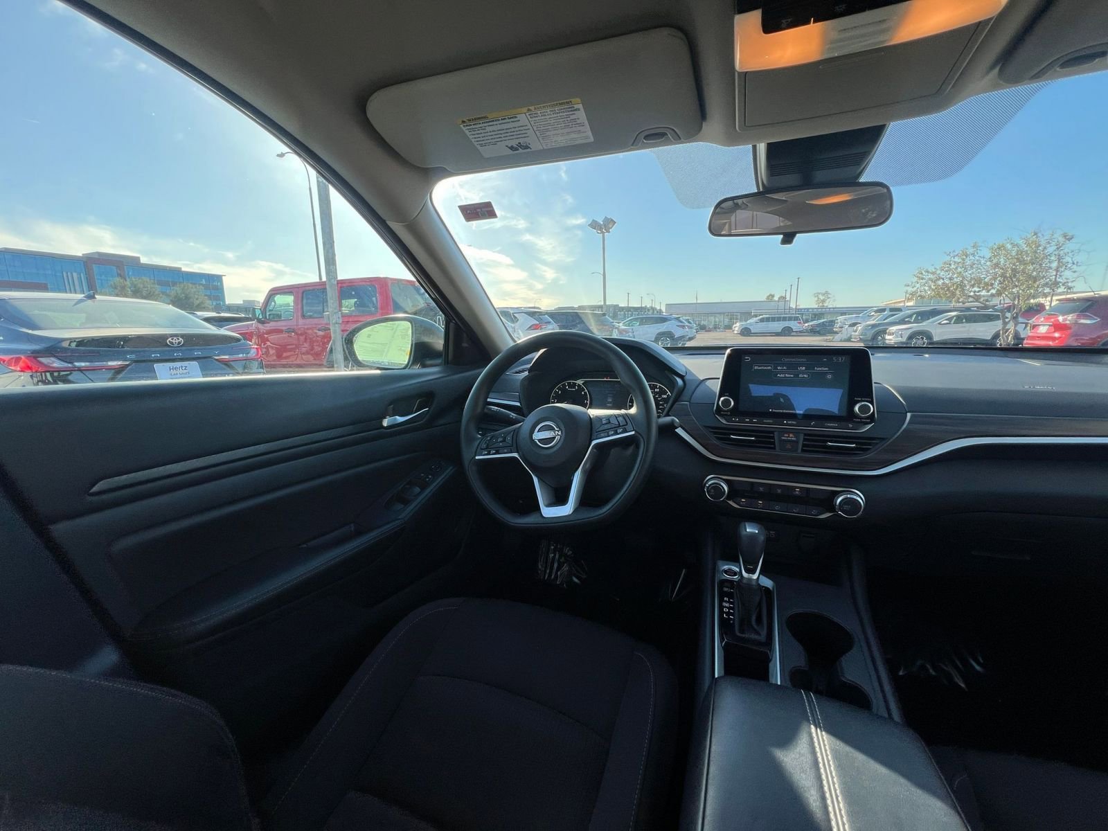 Used 2025 Nissan Altima 2.5 SV image 34