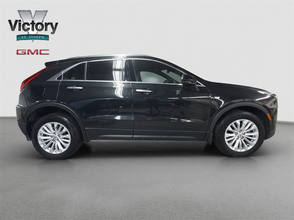 Used 2024 Cadillac XT4 Luxury w/ Cold Weather Package image 16