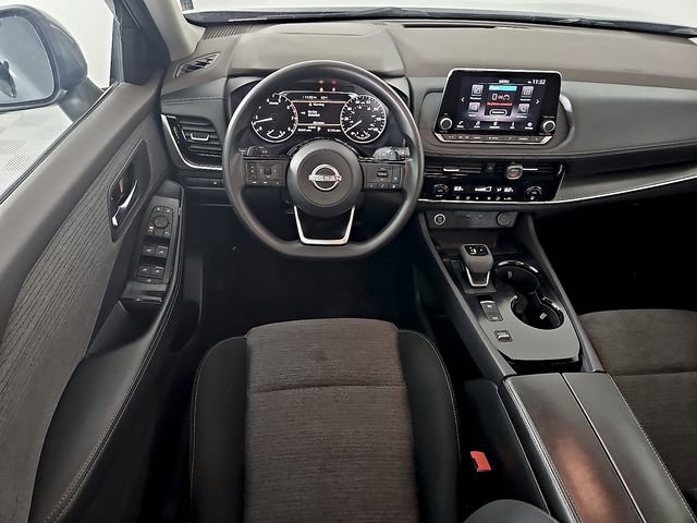 Used 2022 Nissan Rogue SV image 11