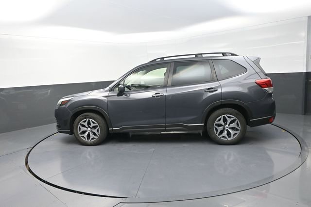 Used 2023 Subaru Forester Premium image 95