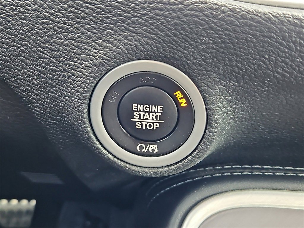 Used 2022 Dodge Challenger R/T w/ Blacktop Package image 21