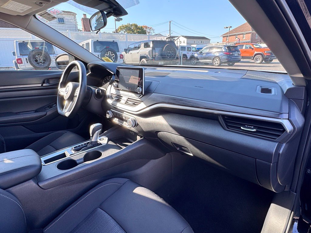 Used 2026 Nissan Altima 2.5 SV FWD image 17
