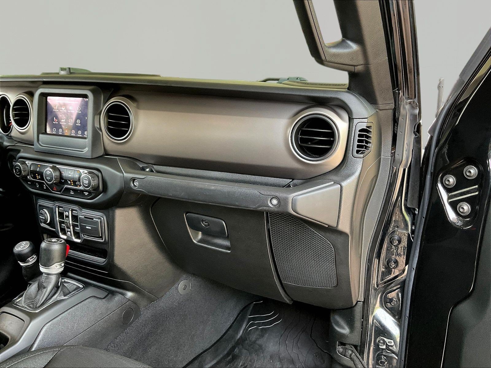 Used 2020 Jeep Gladiator Sport w/ Quick Order Package 24S AWD/4WD image 27