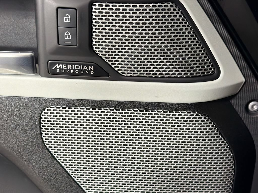 Certified 2023 Land Rover Defender 130 SE AWD/4WD image 19