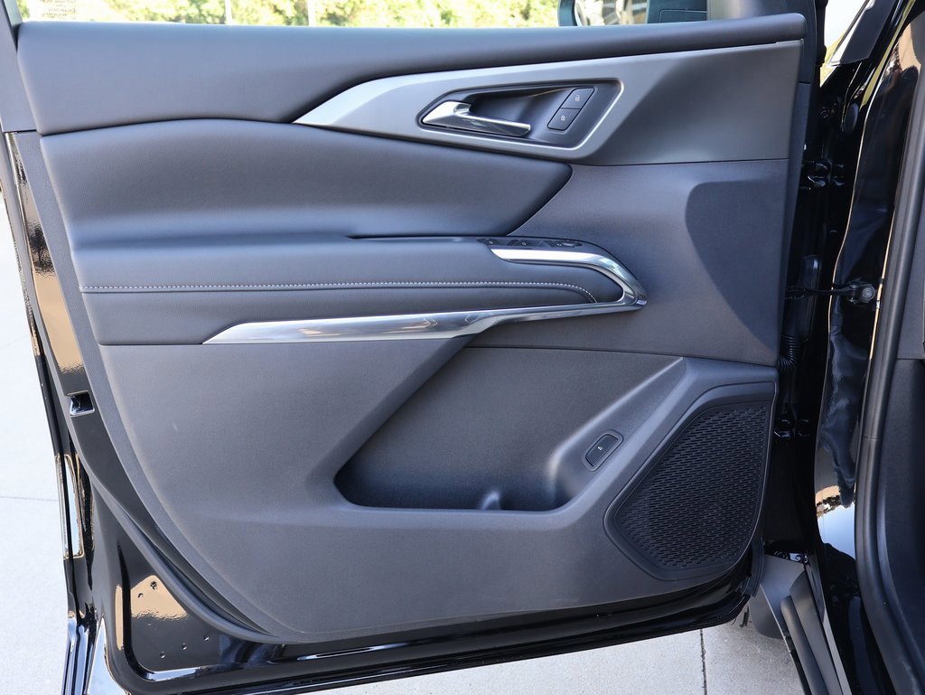 New 2026 Chevrolet Traverse LT w/ Driver Confidence Package image 11
