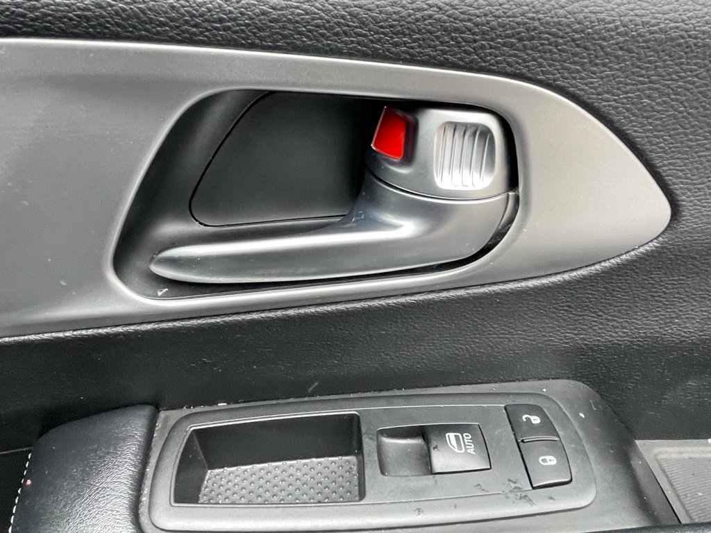 Used 2019 Chrysler Pacifica Touring-L Plus w/ Advanced Safetytec Group image 14