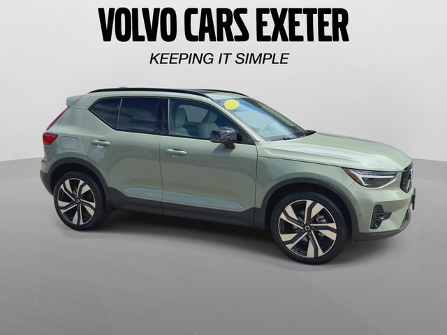 Certified 2025 Volvo XC40 B5 Ultra AWD/4WD image 2