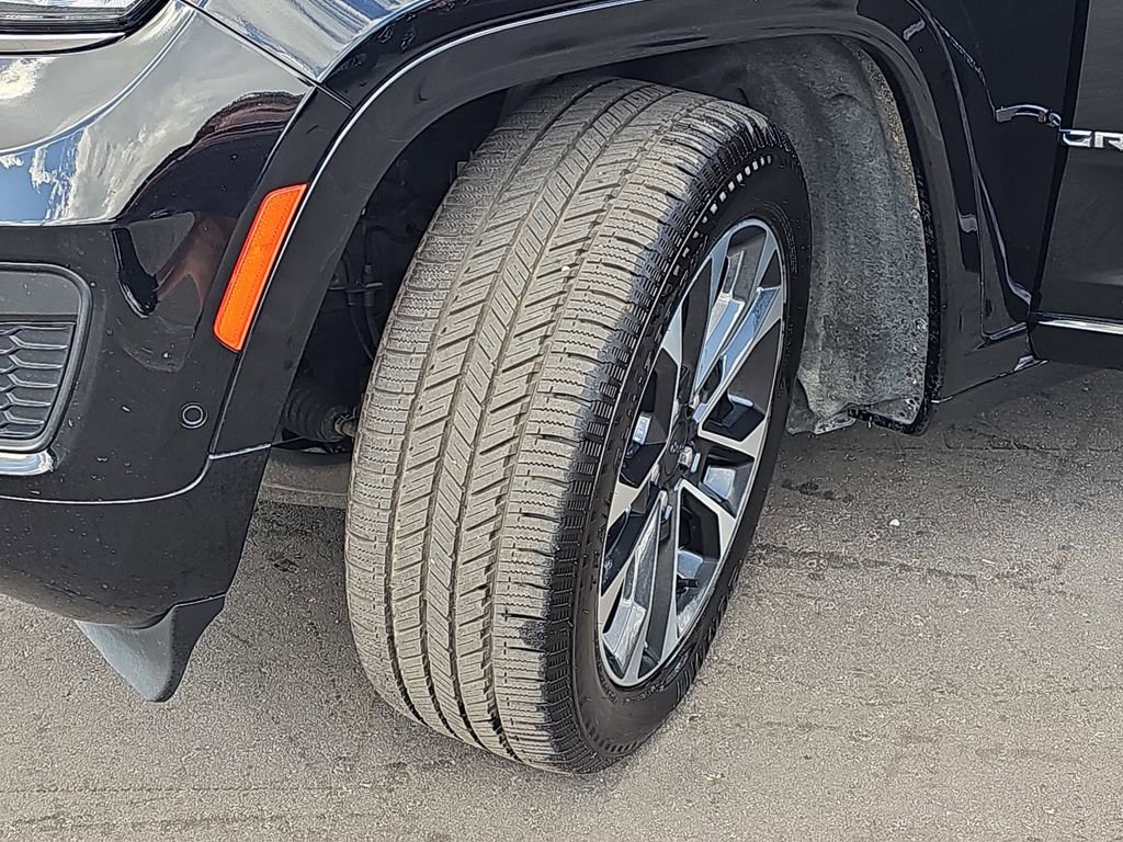 Used 2022 Jeep Grand Cherokee Overland w/ Luxury Tech Group IV image 36