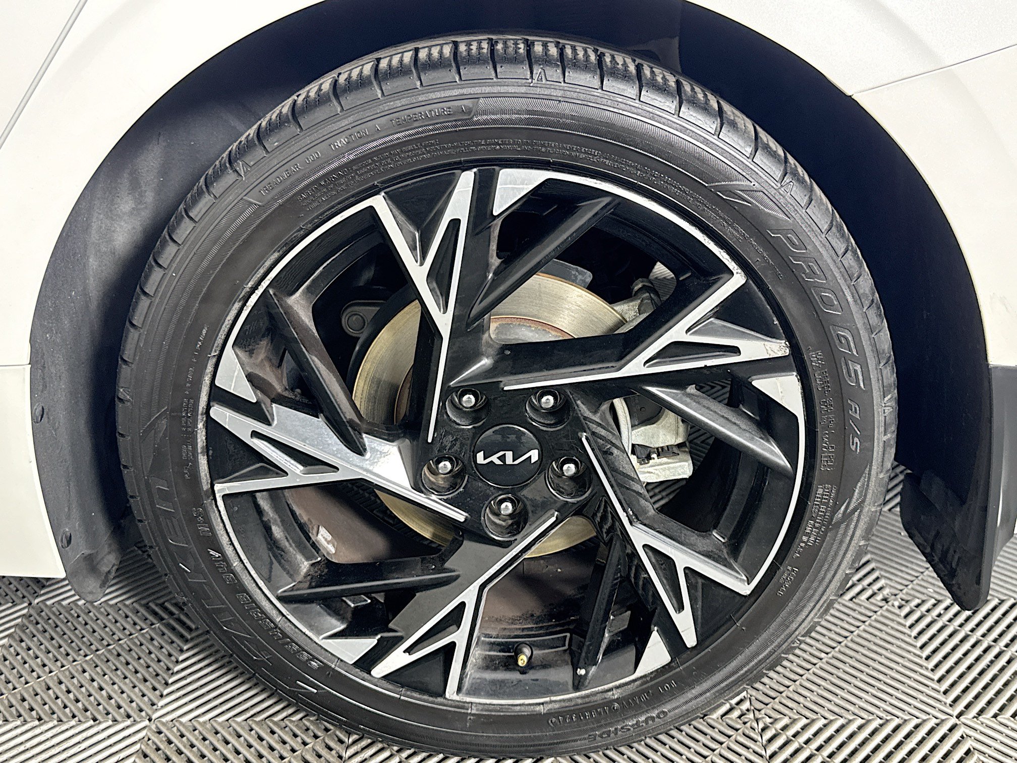 Used 2025 Kia K5 GT-Line AWD/4WD image 33