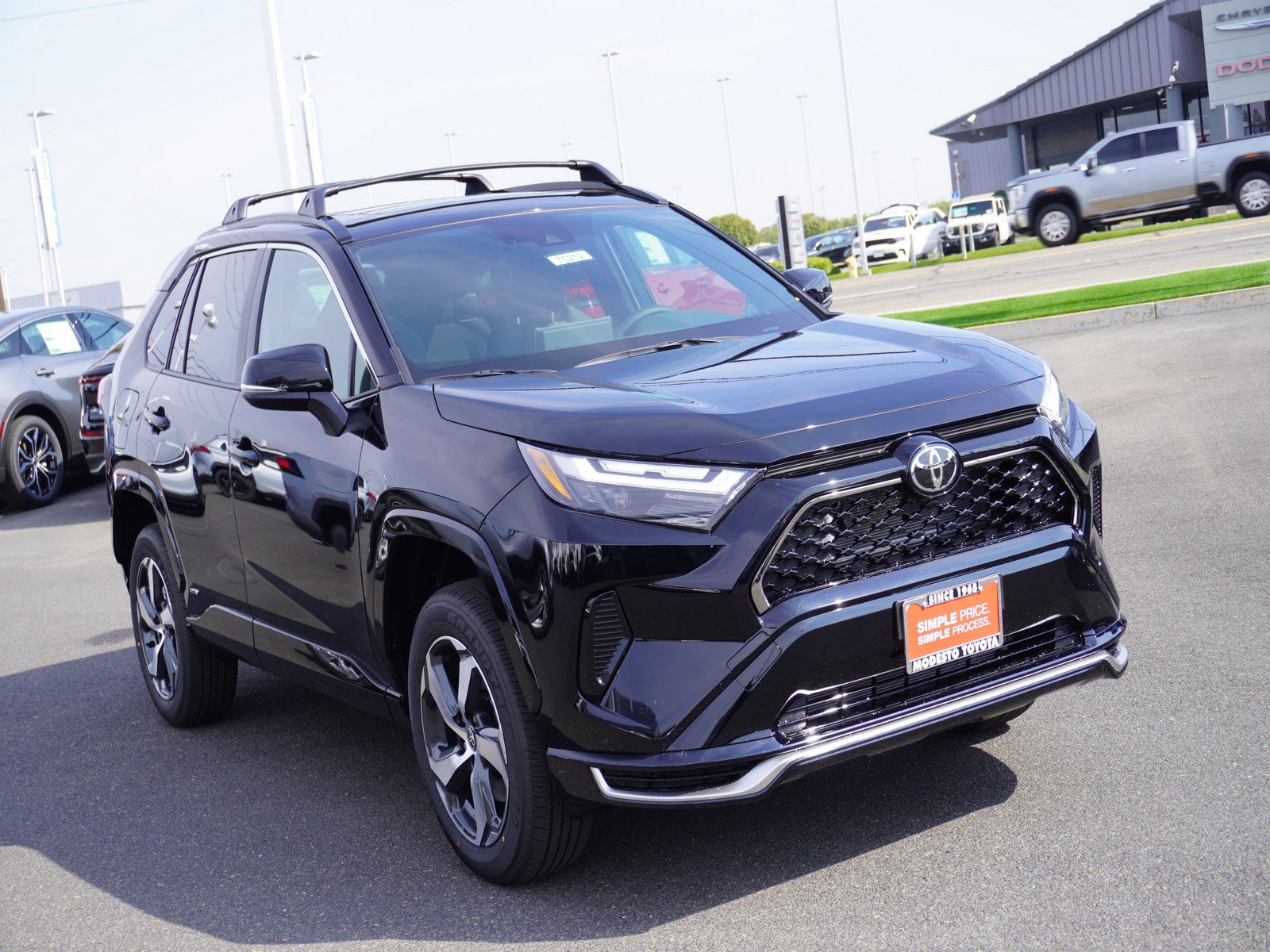 New 2025 Toyota RAV4 SE