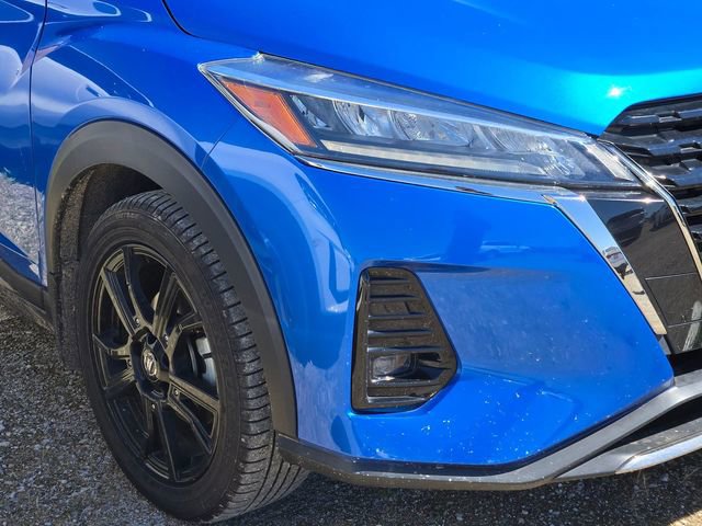 Used 2021 Nissan Kicks SR w/ SR Premium Package image 3