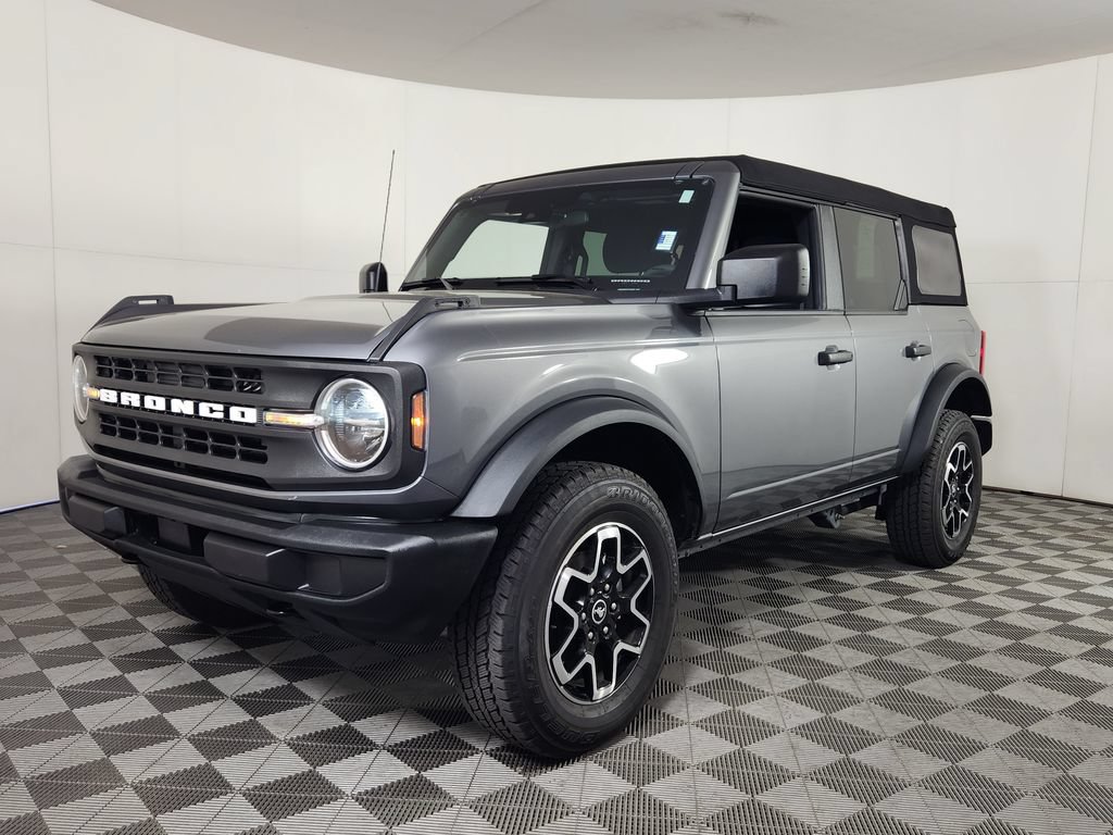Used 2025 Ford Bronco 4-Door AWD/4WD image 3