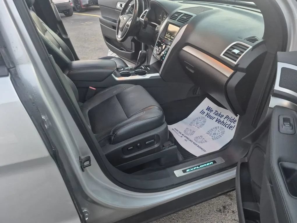 Used 2015 Ford Explorer Sport w/ Equipment Group 401A AWD/4WD image 22