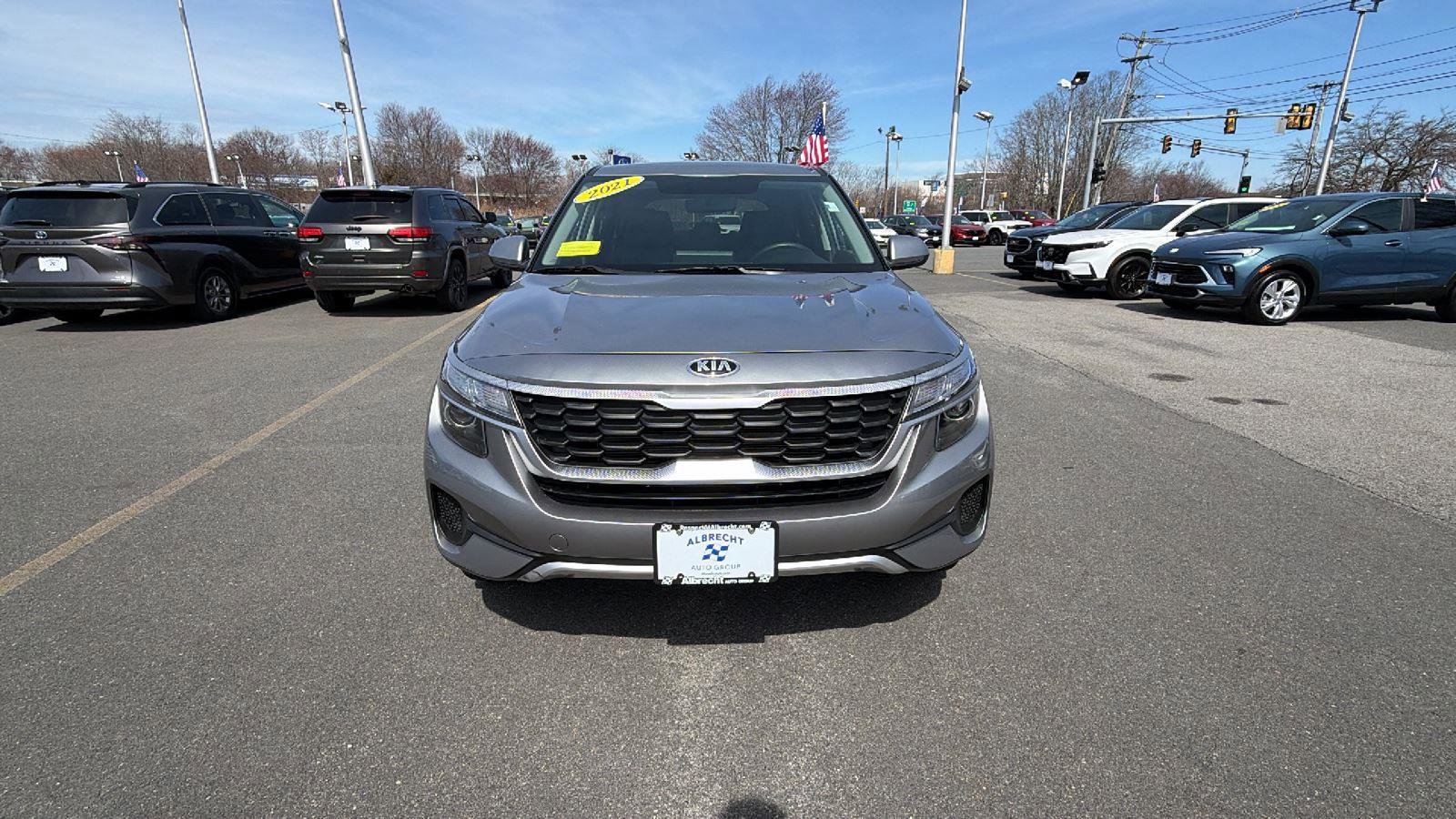 Used 2021 Kia Seltos LX AWD/4WD image 2