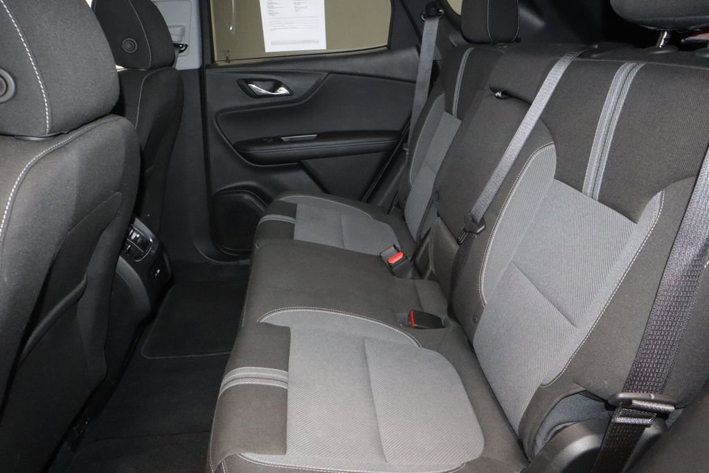 Used 2025 Chevrolet Blazer LT FWD image 21