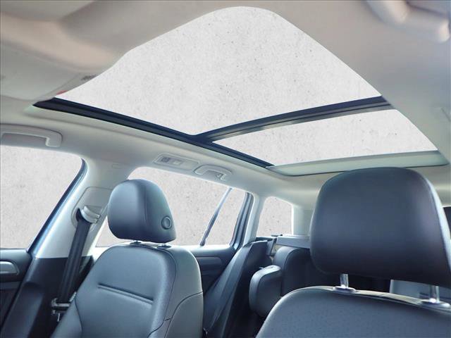 Used 2018 Volkswagen Golf SE image 12