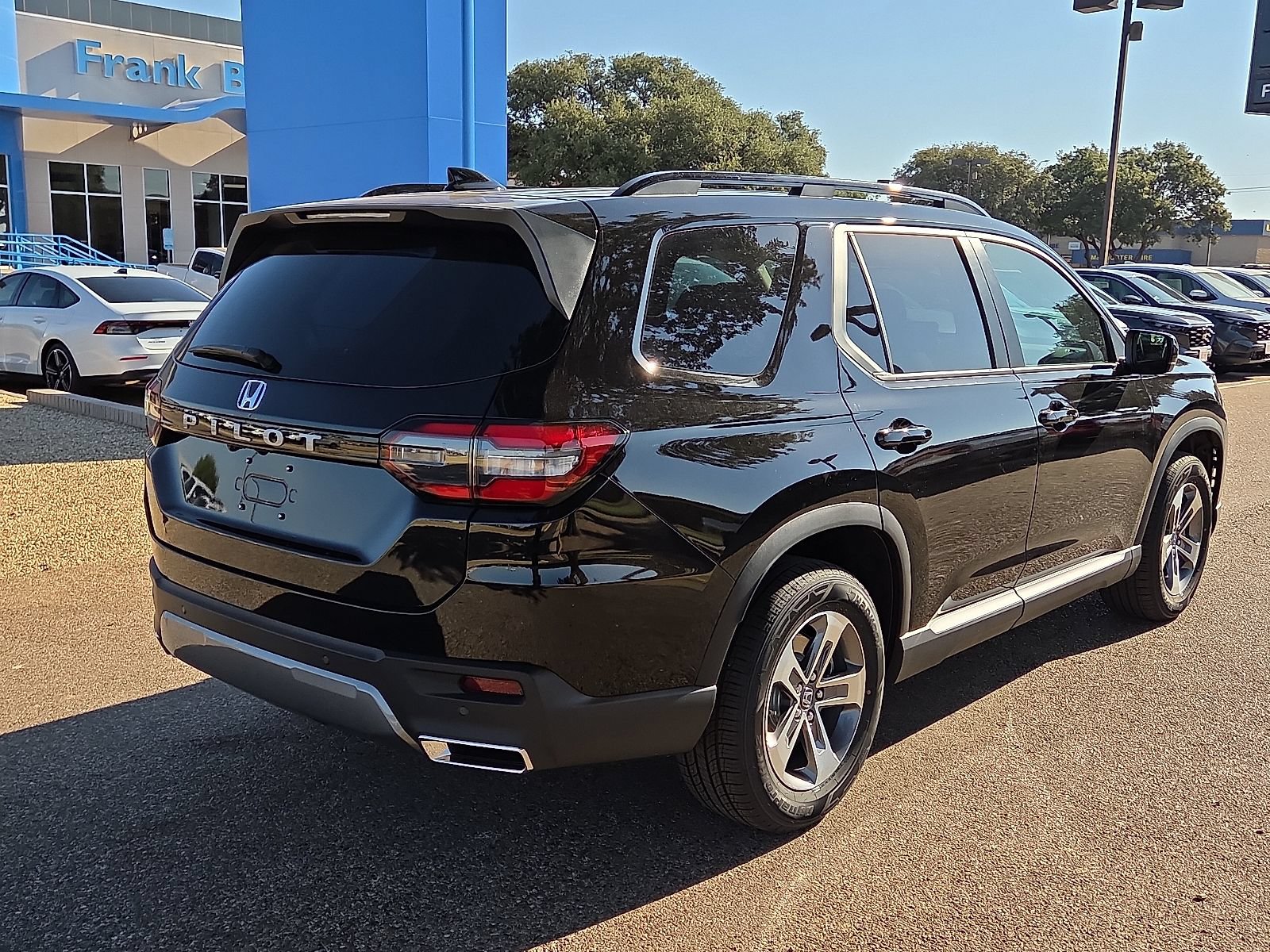 New 2026 Honda Pilot EX-L image 4