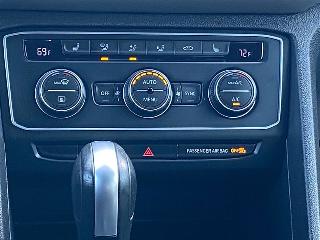 Used 2020 Volkswagen Atlas Cross Sport SE w/ Panoramic Sunroof Package image 10