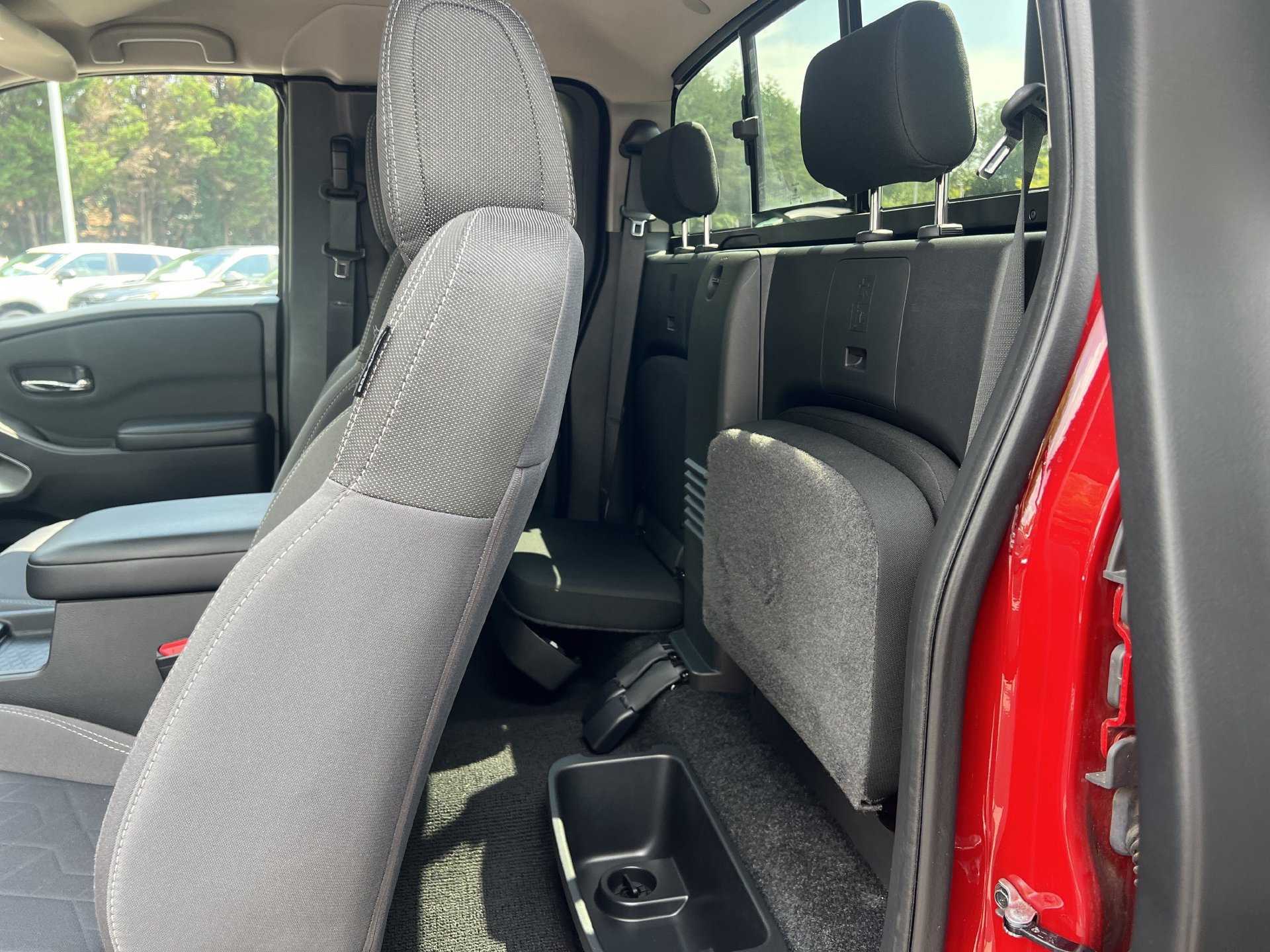 Certified 2025 Nissan Frontier SV RWD image 18
