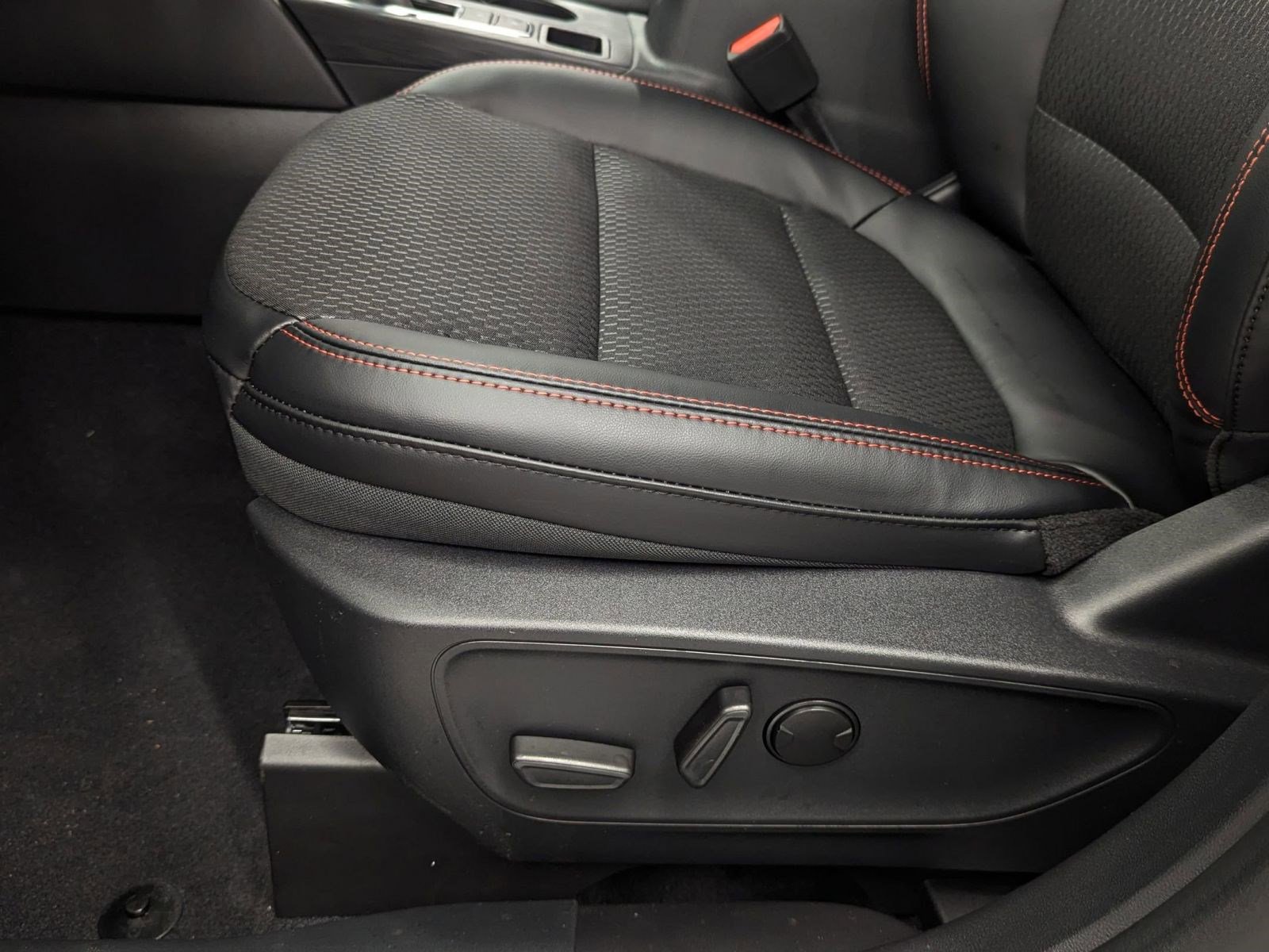 New 2026 Ford Escape ST-Line w/ Tech Pack #1 image 11