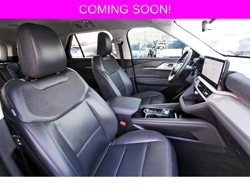 Used 2025 Ford Explorer Active w/ Active Comfort Package image 26