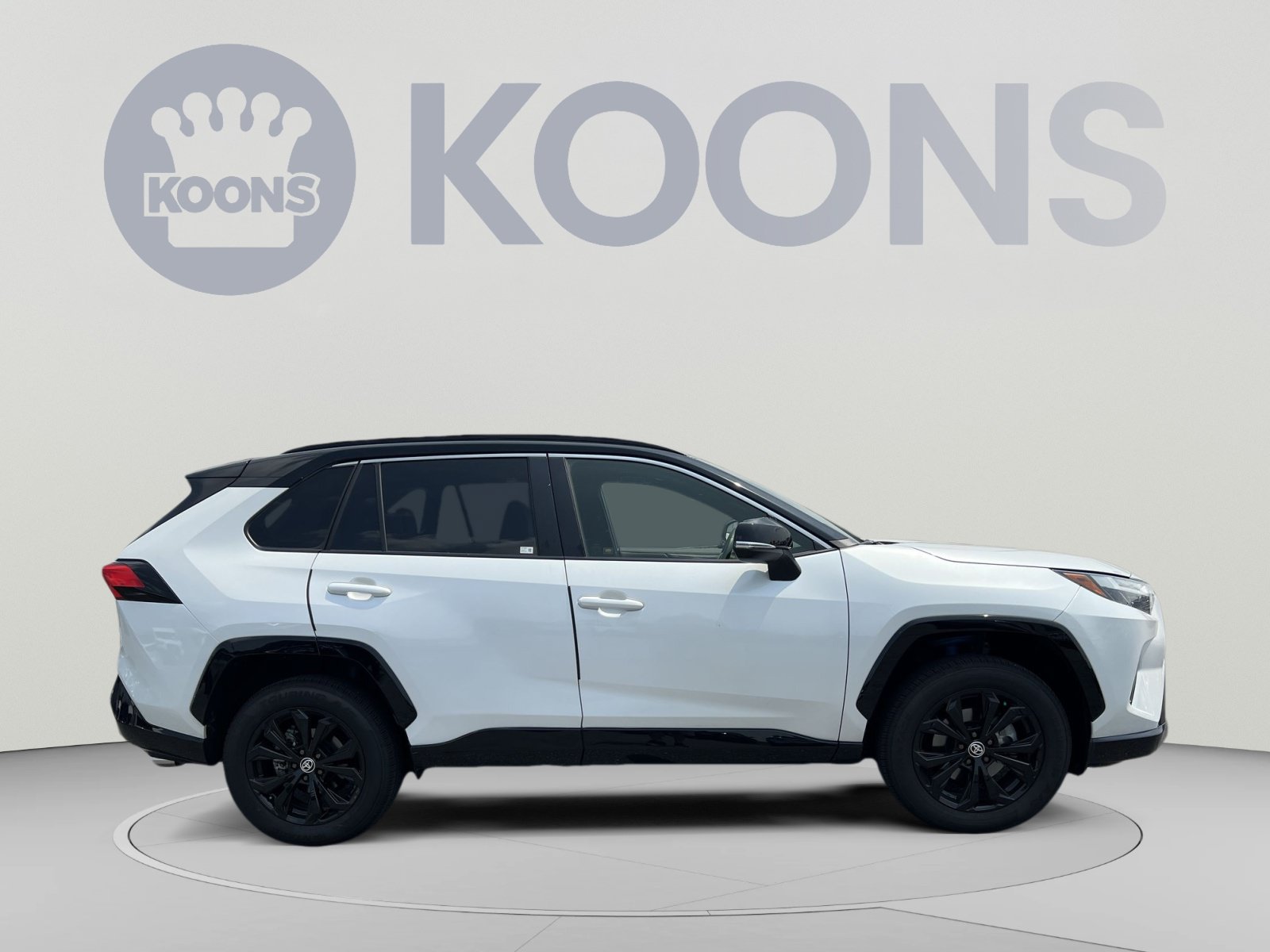 Used 2023 Toyota RAV4 XSE AWD/4WD image 8