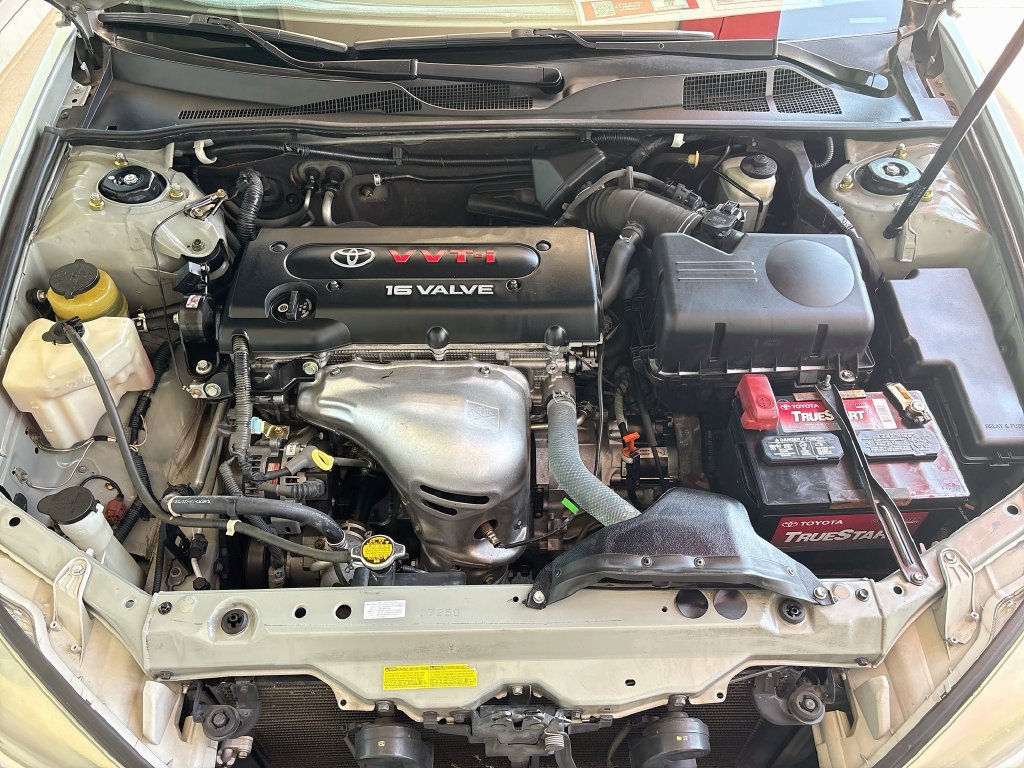 Used 2004 Toyota Camry LE FWD image 26