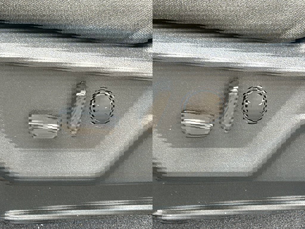 New 2025 Ford F150 XLT w/ Equipment Group 303A High image 30