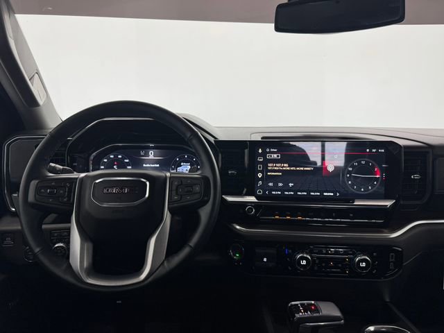 Used 2025 GMC Sierra 1500 SLT image 3