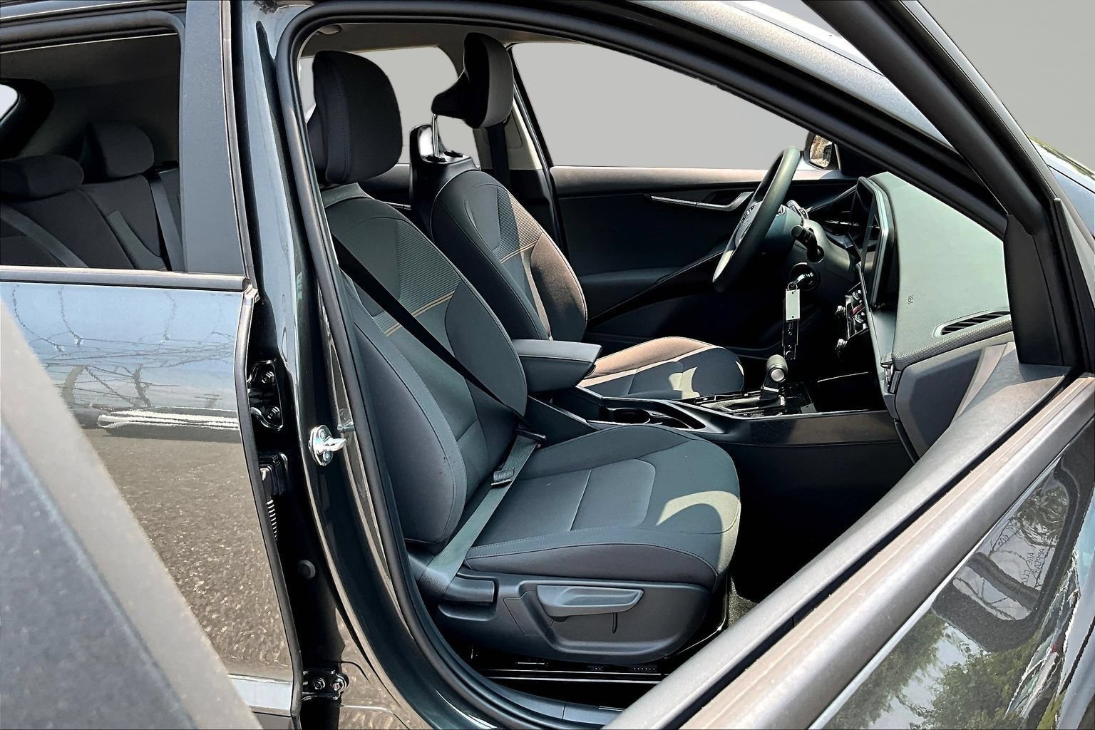 Used 2026 Kia Niro LX FWD image 25