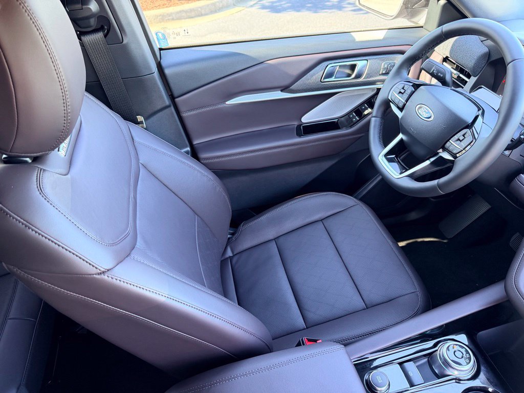New 2026 Ford Explorer Platinum RWD image 9