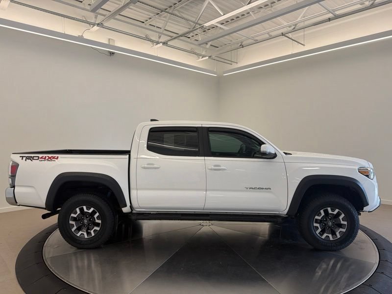 Used 2020 Toyota Tacoma TRD Off-Road AWD/4WD image 2