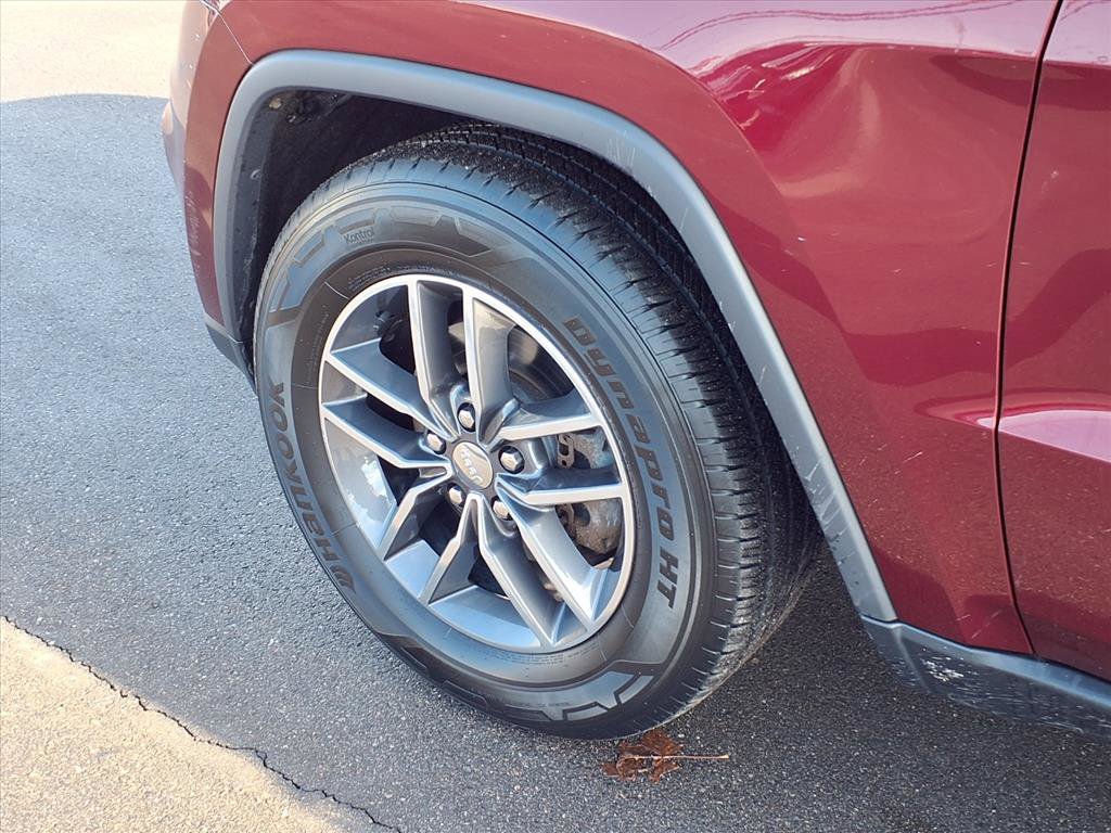 Used 2017 Jeep Grand Cherokee Limited image 28