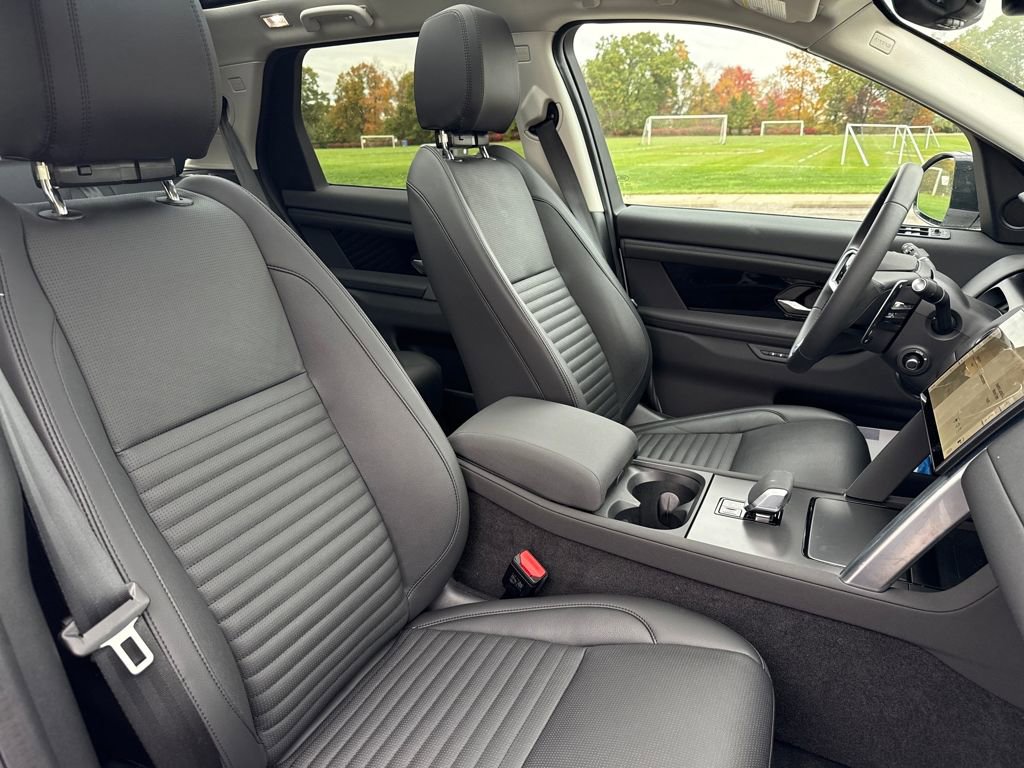 New 2024 Land Rover Discovery Sport S image 16