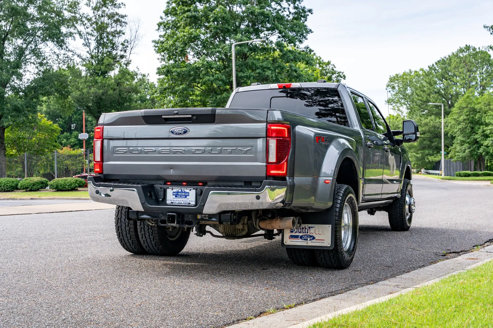 Used 2022 Ford F350 Lariat w/ Lariat Ultimate Package AWD/4WD image 6