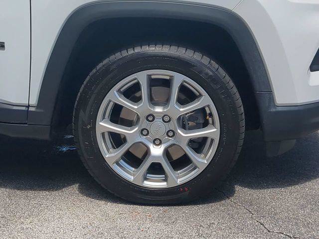 Certified 2023 Jeep Compass Latitude w/ Sun and Sound Group AWD/4WD image 11