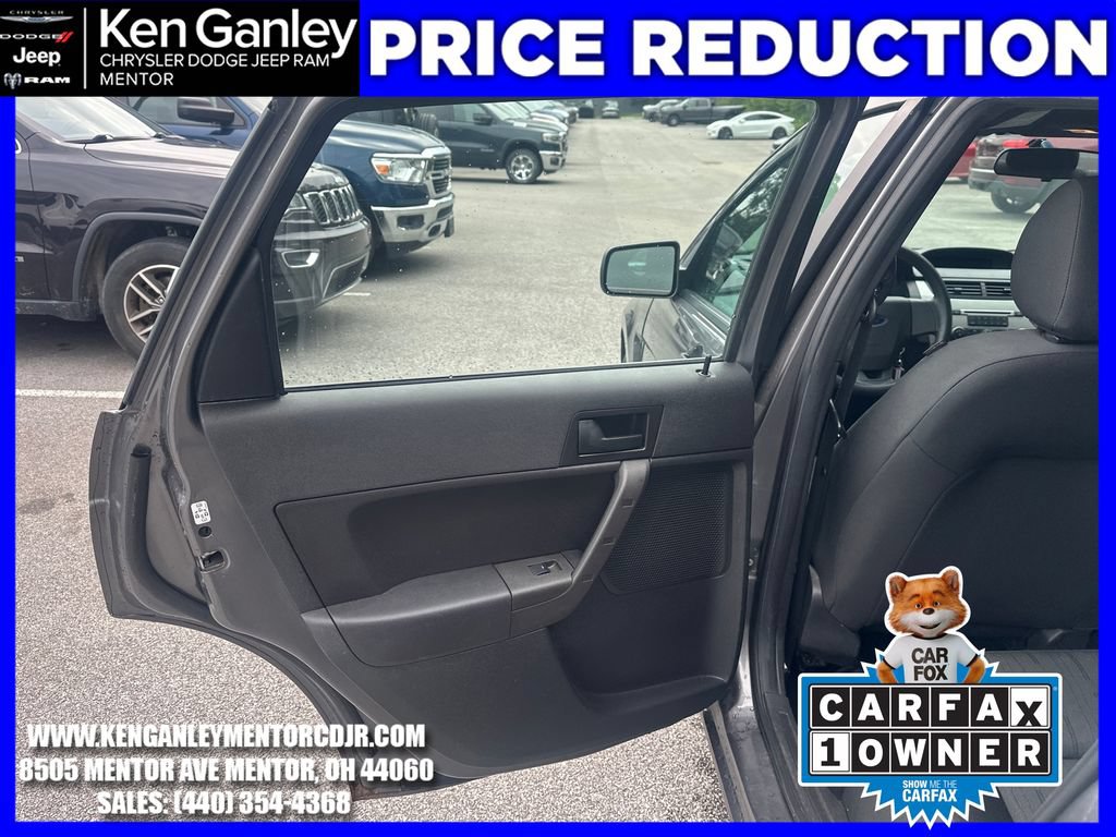 Used 2010 Ford Focus SE FWD image 19