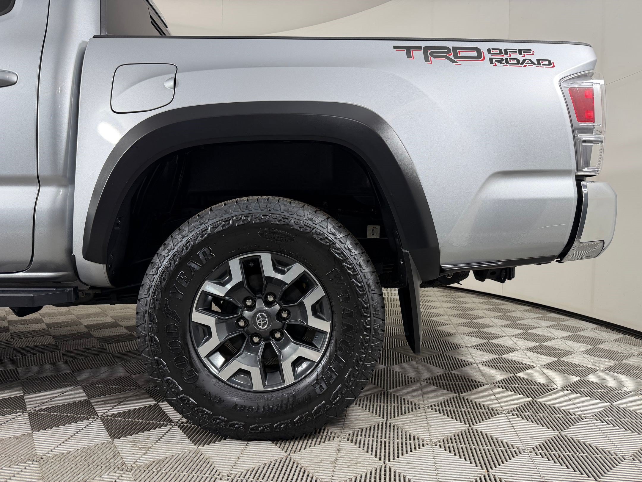 Used 2022 Toyota Tacoma TRD Off-Road RWD image 30