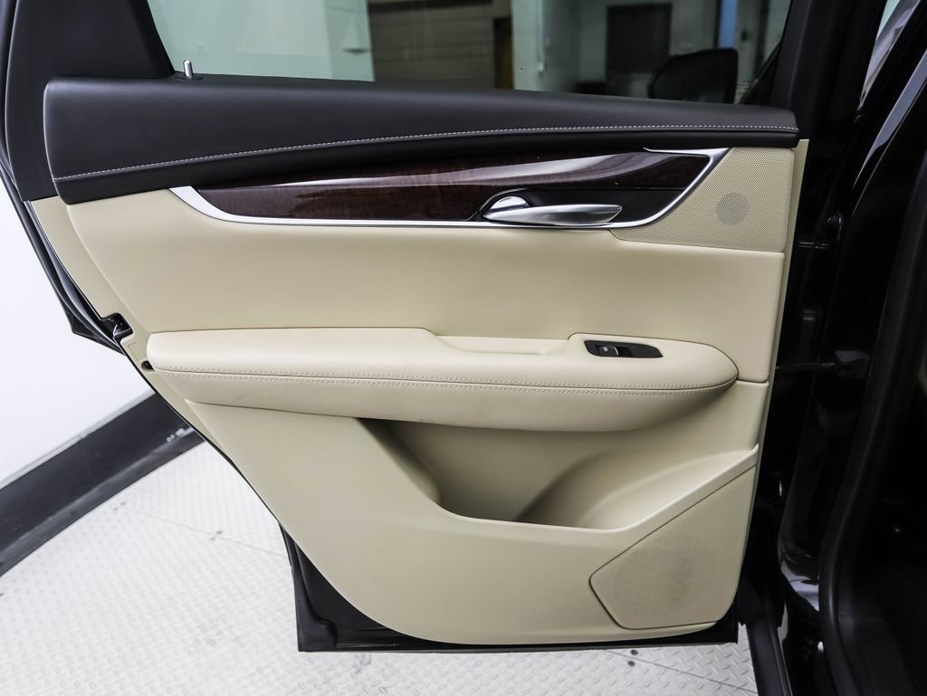 Used 2019 Cadillac XT5 Luxury image 21