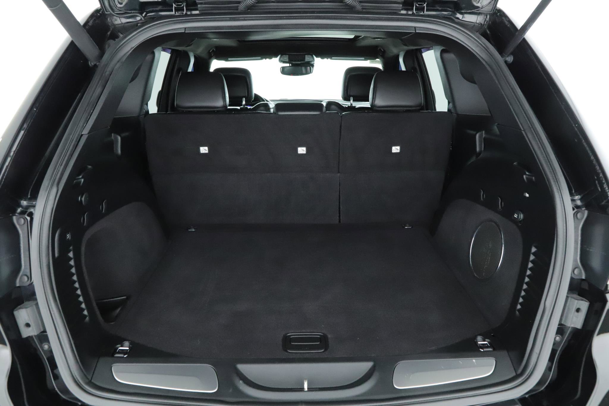 Used 2018 Jeep Grand Cherokee SRT image 19