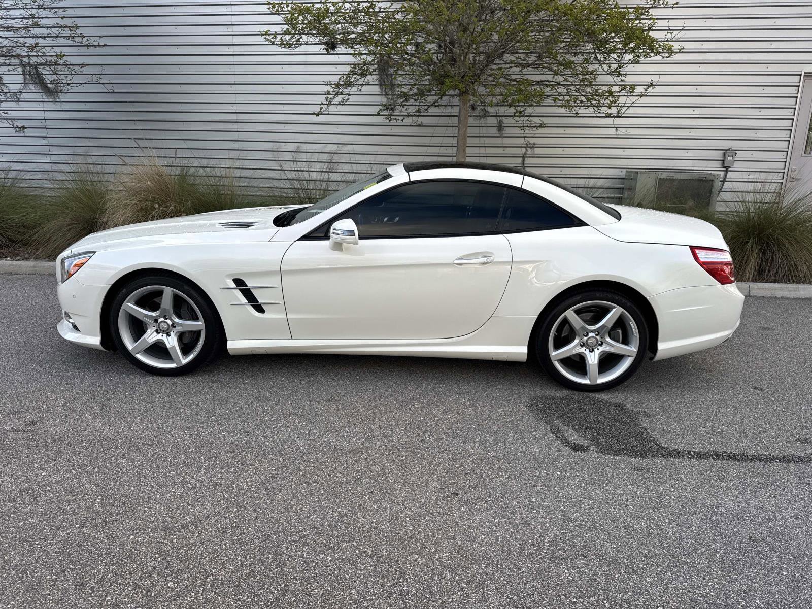 Used 2016 Mercedes-Benz SL 550 image 2