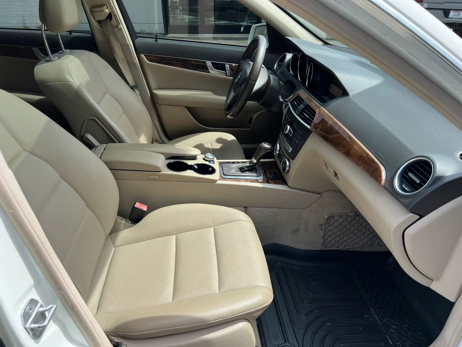 Used 2012 Mercedes-Benz C 250 Sedan image 7
