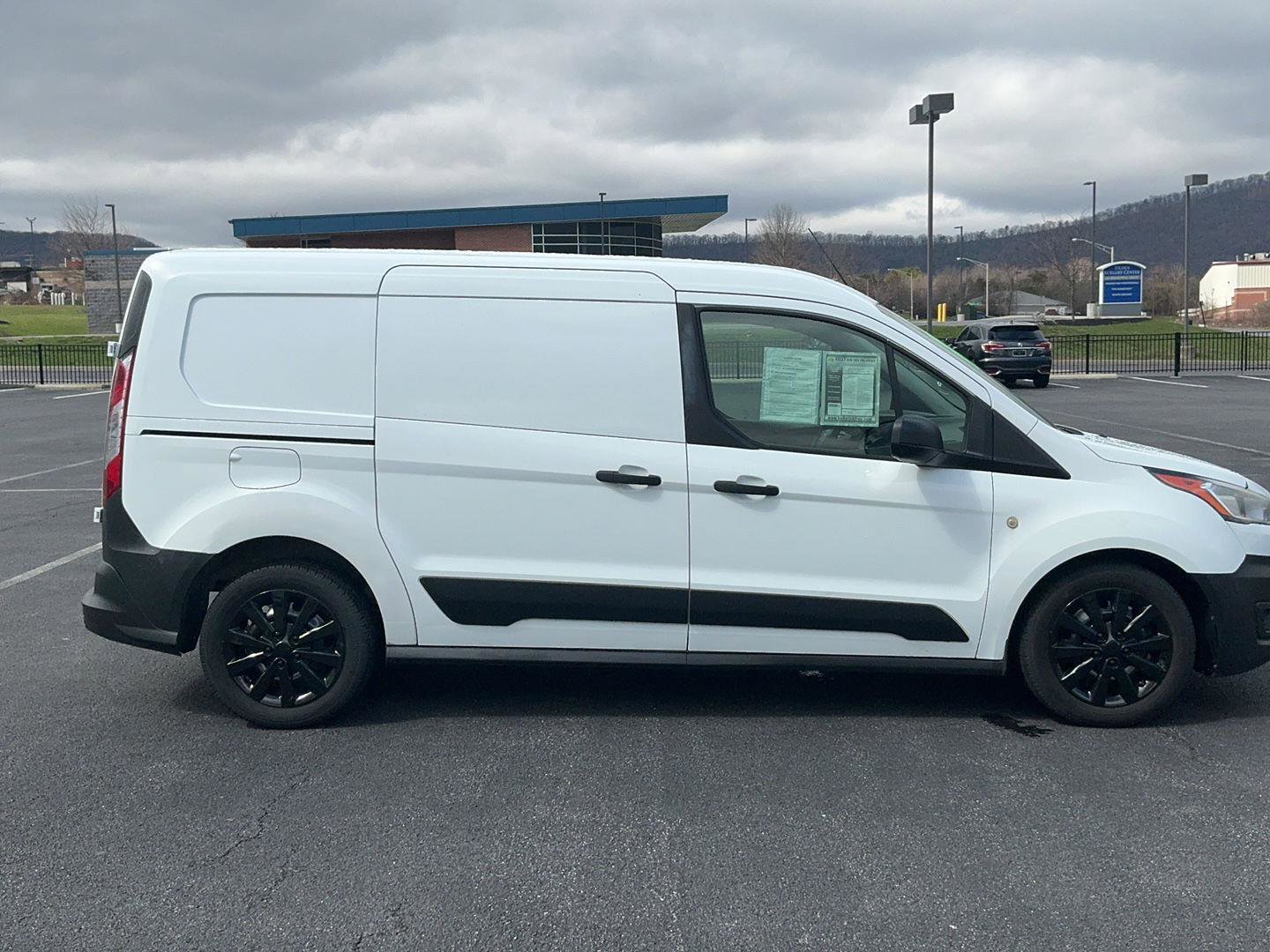 Used 2020 Ford Transit Connect XL image 4