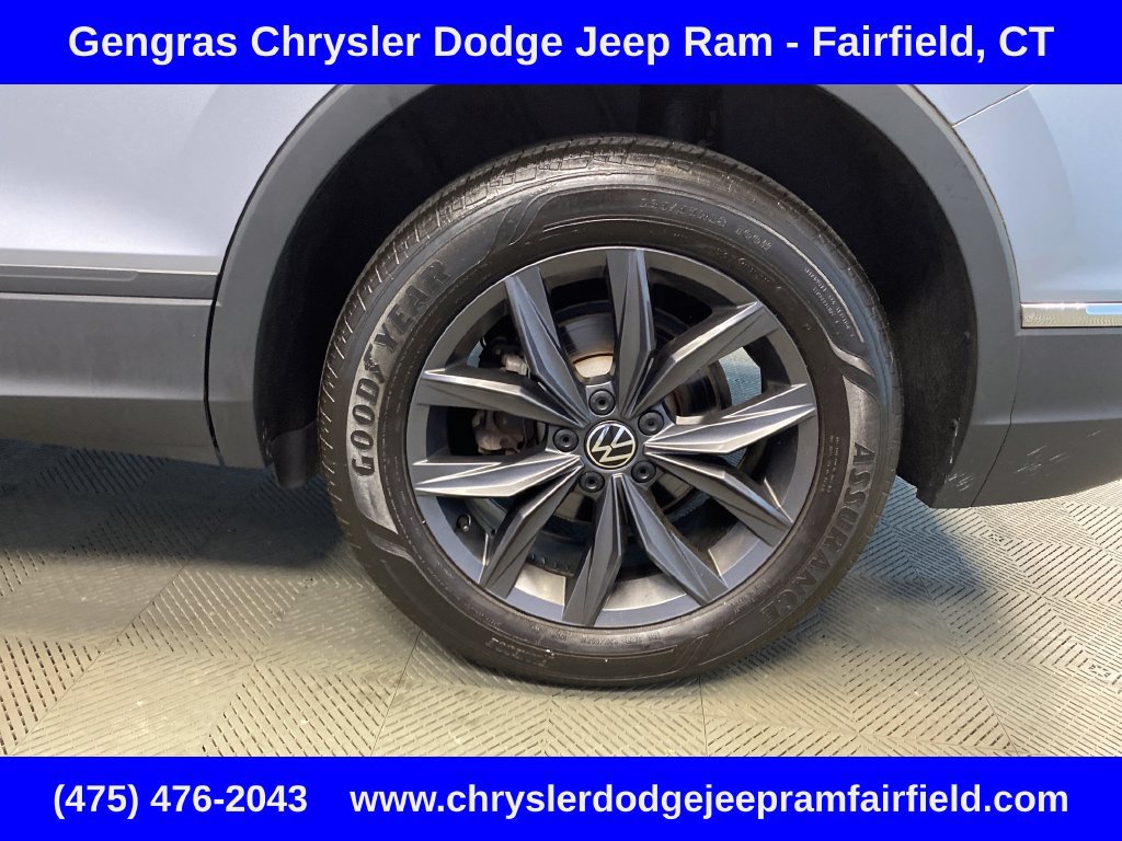 Used 2023 Volkswagen Tiguan SE AWD/4WD image 31