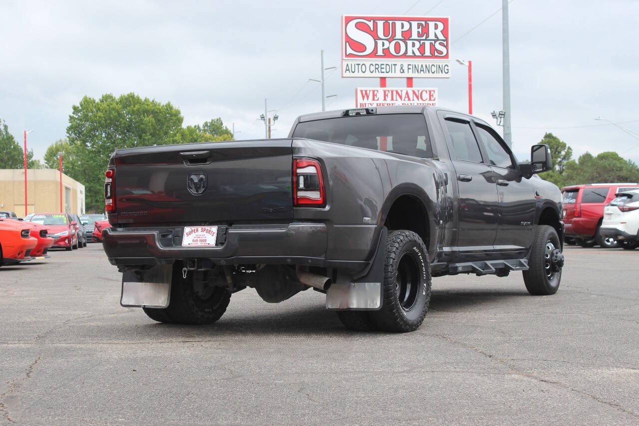 Used 2024 RAM 3500 Big Horn w/ Night Edition AWD/4WD image 4