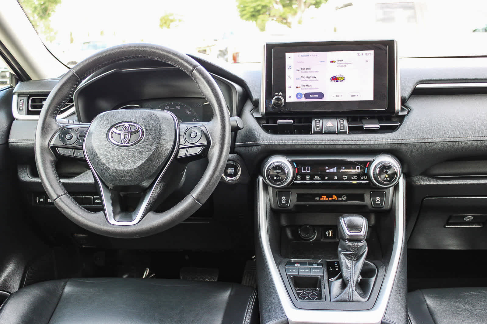 Used 2024 Toyota RAV4 XLE Premium image 13