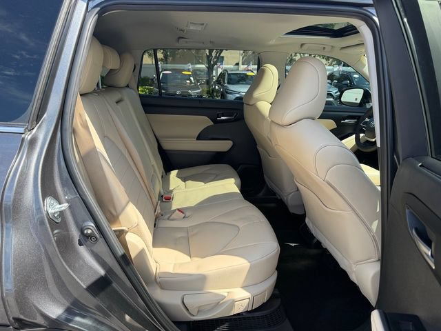 Certified 2025 Toyota Highlander XLE AWD/4WD image 19