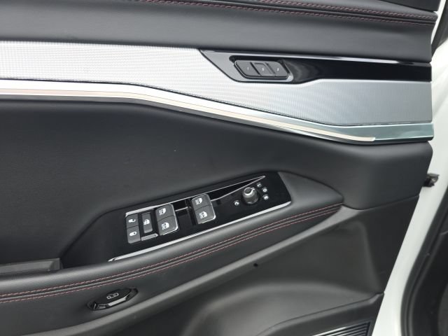 Used 2024 Jeep Wagoneer Launch Edition AWD/4WD image 12