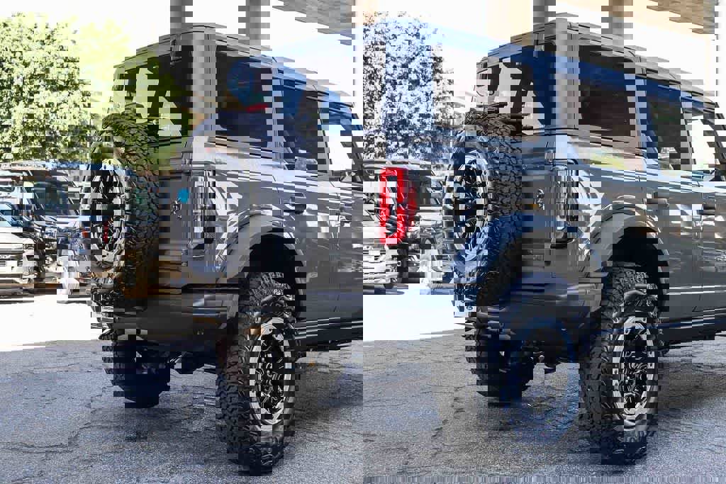 New 2026 Ford Bronco Badlands image 9